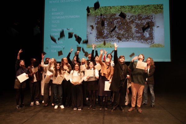 CEREMONIE REMISE DIPLOME 033 CEREMONIE REMISE DIPLOME 033